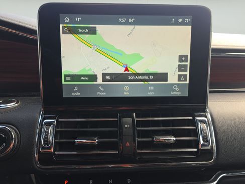 Used 2021 Lincoln Navigator Reserve w/ Luxury Package AWD/4WD image 17