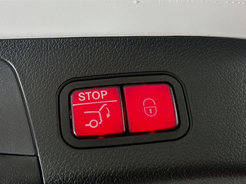 Used 2025 Mercedes-Benz GLA 250 4MATIC image 29