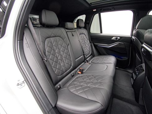 Used 2024 BMW X5 xDrive40i w/ M Sport Package AWD/4WD image 17