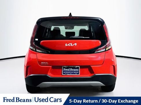 Used 2023 Kia Soul LX FWD image 7