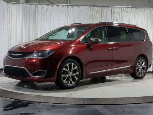 Used 2017 Chrysler Pacifica Limited w/ UConnect Theater Package image 5