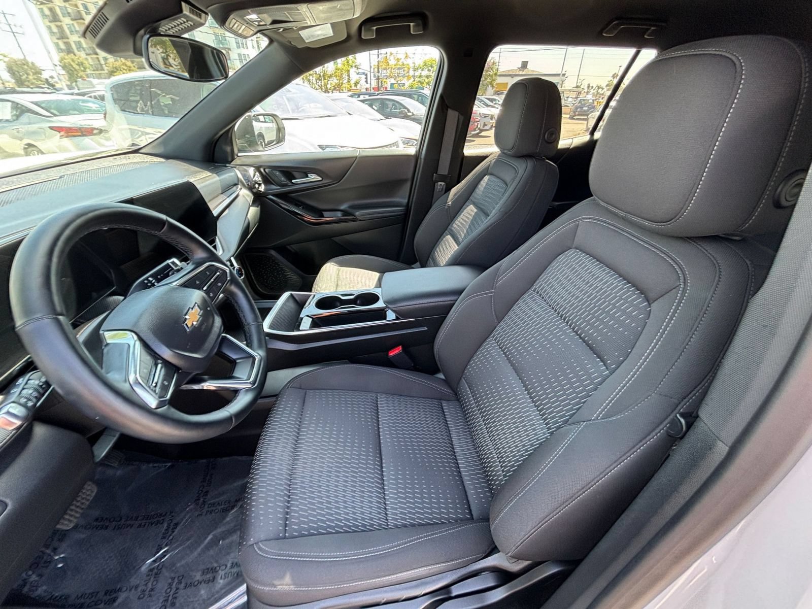Used 2025 Chevrolet Equinox LT FWD image 26