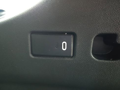 Used 2023 GMC Yukon SLT w/ SLT Premium Package image 50