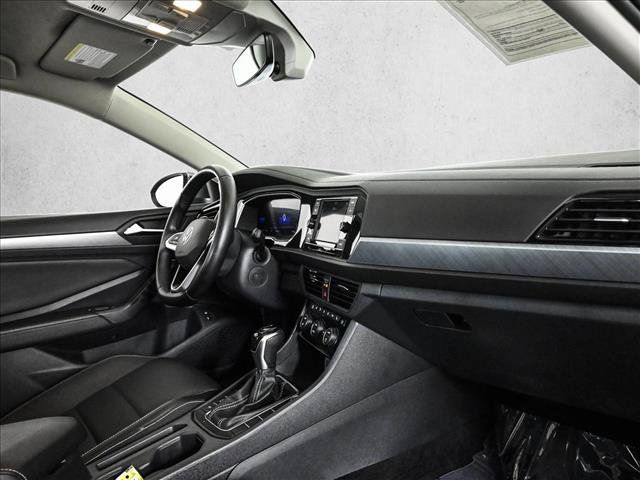 Used 2024 Volkswagen Jetta SE FWD image 22