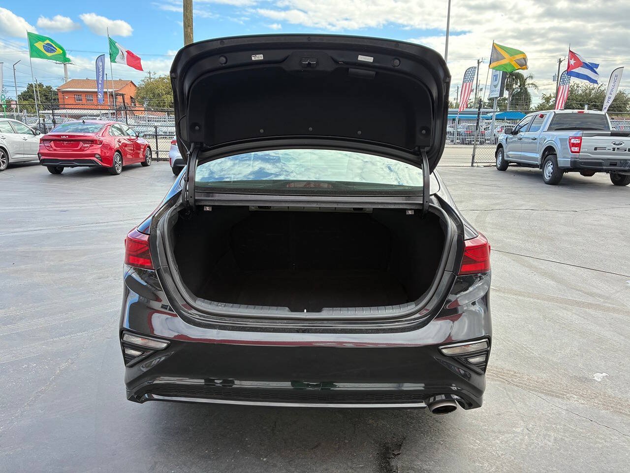 Used 2019 Kia Forte LXS FWD image 7