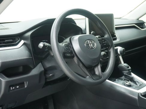 Used 2024 Toyota RAV4 LE AWD/4WD image 10