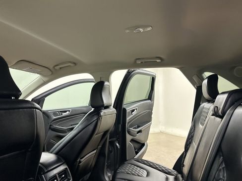 Used 2024 Ford Edge Titanium image 26