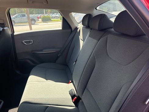 New 2025 Kia K4 LXS image 17
