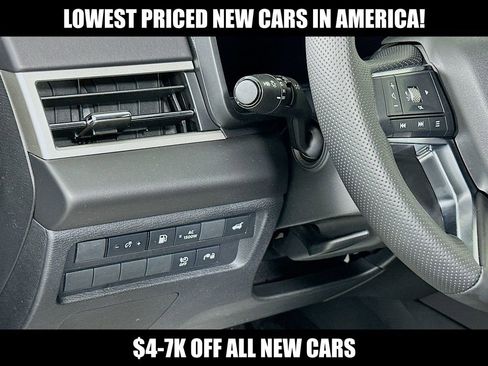 New 2024 Mitsubishi Outlander SEL image 10