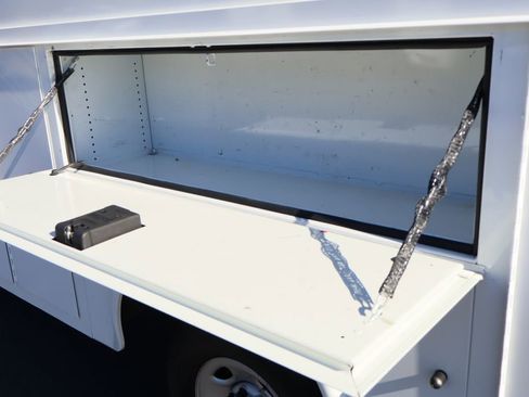 Used 2023 GMC Savana 3500 w/ Power Convenience Package image 22