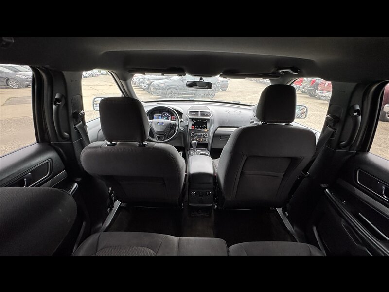 Used 2018 Ford Explorer XLT w/ Equipment Group 201A AWD/4WD image 13