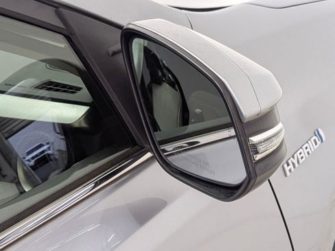 Used 2017 Toyota RAV4 Limited image 21