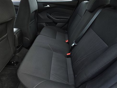 Used 2017 Ford Focus SE image 12