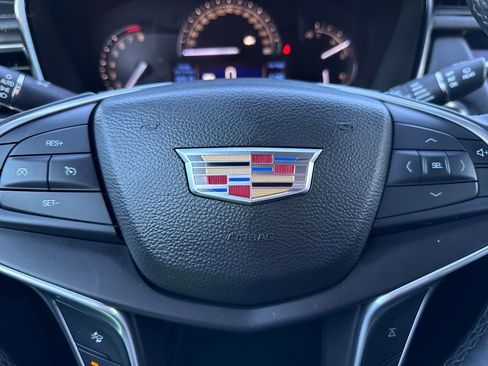 Used 2017 Cadillac XT5 Luxury w/ Driver Awareness Package image 32