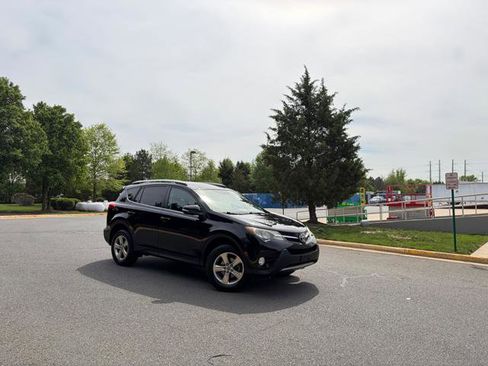 Used 2015 Toyota RAV4 XLE image 2