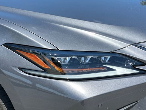 Used 2019 Lexus ES 350 F Sport w/ Accessory Package FWD image 11
