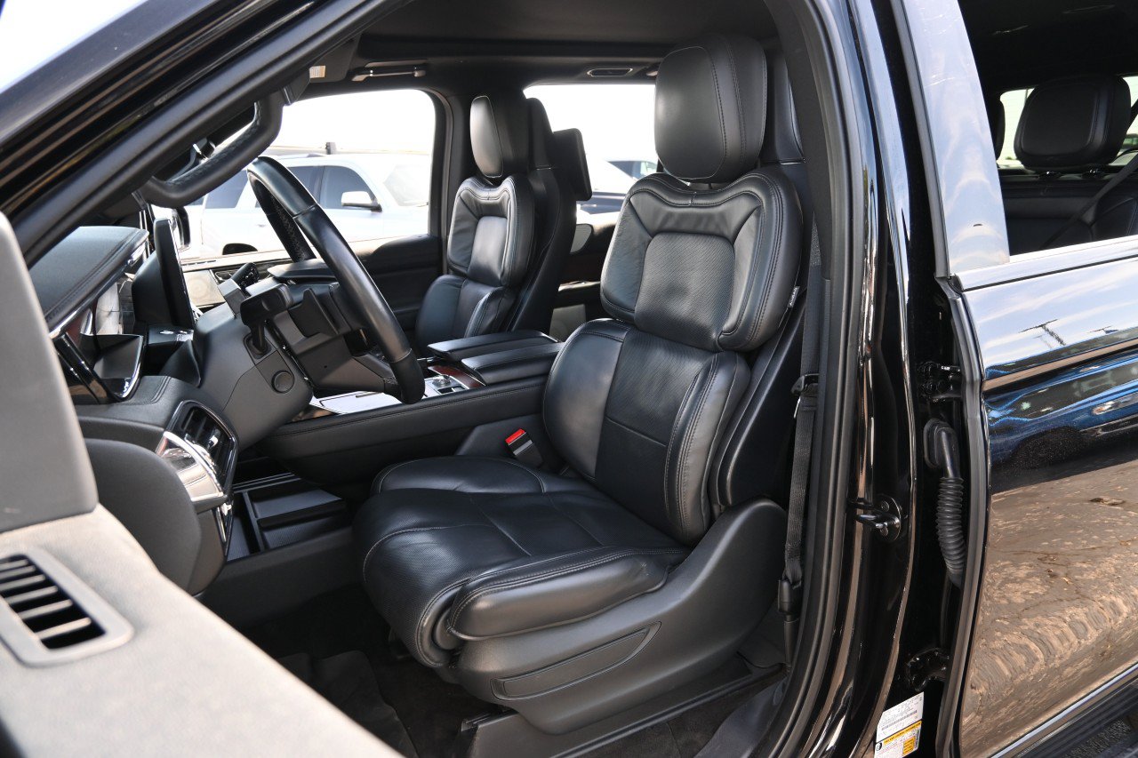 Used 2023 Lincoln Navigator Reserve AWD/4WD image 18