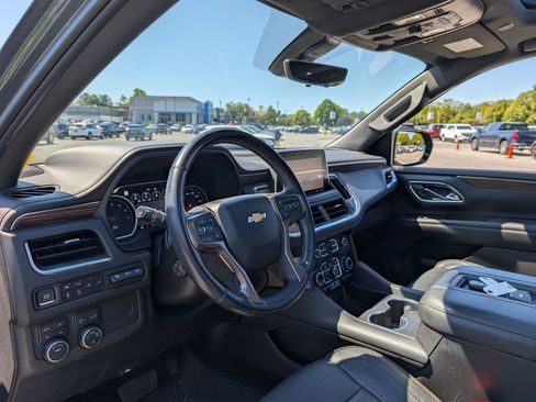 Used 2021 Chevrolet Suburban High Country AWD/4WD image 11