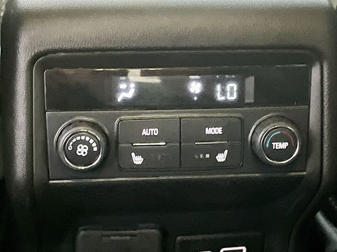 Used 2022 GMC Acadia Denali w/ Denali Technology Package FWD image 26