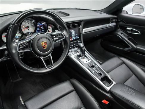 Used 2018 Porsche 911 Carrera RWD image 12