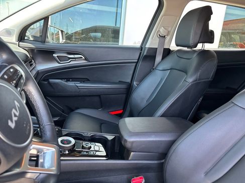 Certified 2025 Kia Sportage EX AWD/4WD image 14