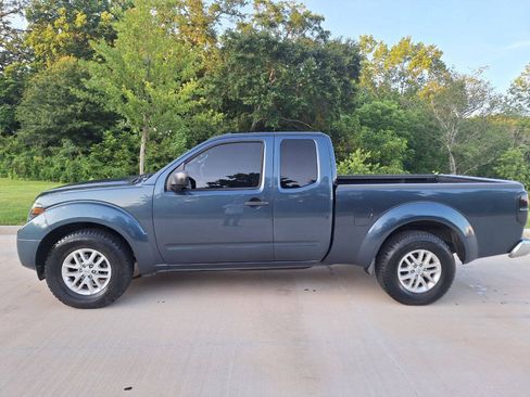 Used 2014 Nissan Frontier SV RWD image 4