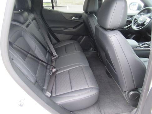 Used 2026 Chevrolet Equinox LT w/ Convenience Package II FWD image 30