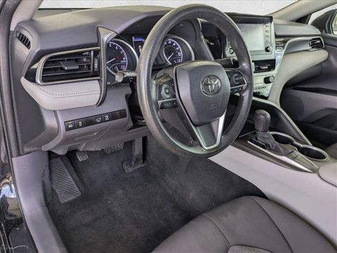 Used 2022 Toyota Camry LE FWD image 10