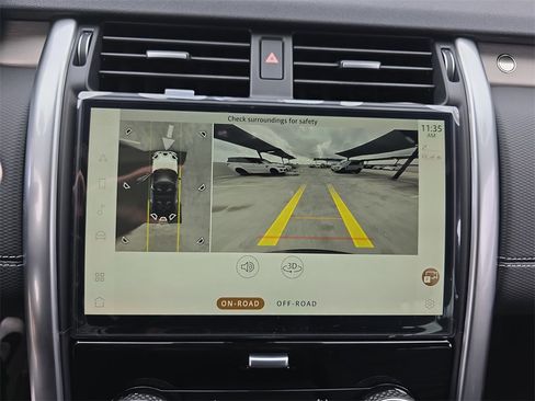 New 2026 Land Rover Discovery Limited Edition image 25