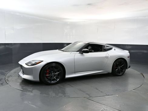 Used 2023 Nissan Z w/ Floor Mat Package (L93) RWD image 2
