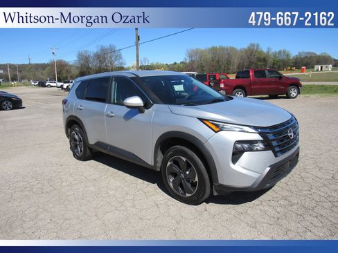 Used 2024 Nissan Rogue SV image 19