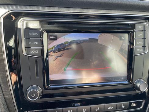 Used 2018 Volkswagen Passat 2.0T SE FWD image 27