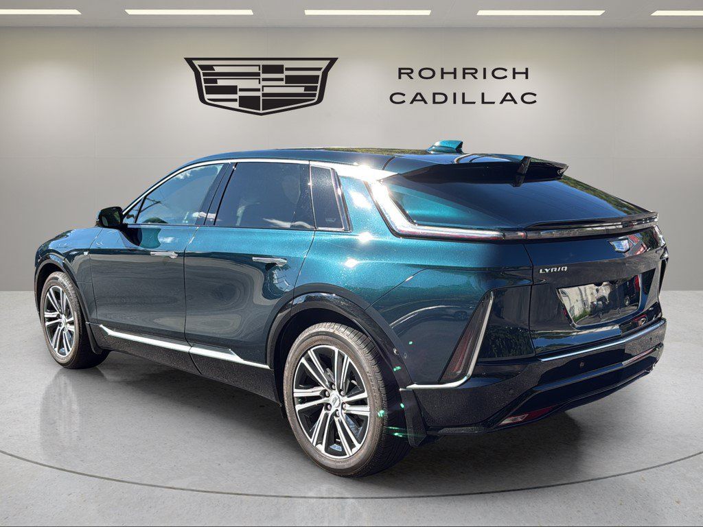 Certified 2024 Cadillac Lyriq Luxury w/ LPO, Floor Liner Package AWD/4WD image 7