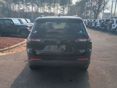 Used 2023 Jeep Grand Cherokee L Limited w/ Black Appearance Package image 6