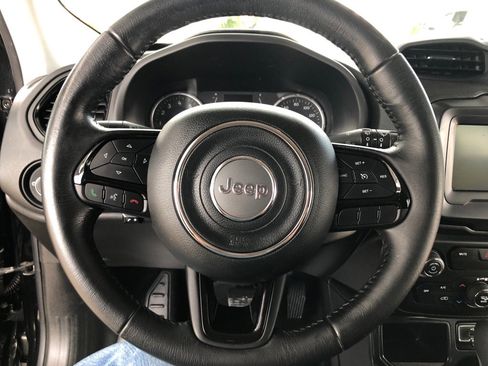 Used 2018 Jeep Renegade Altitude image 10