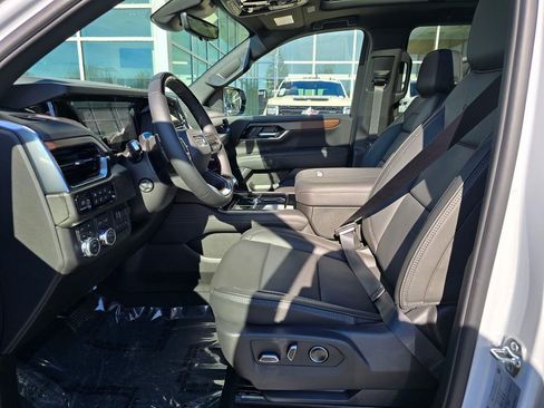 New 2026 GMC Yukon XL Denali w/ Denali Reserve Package image 22