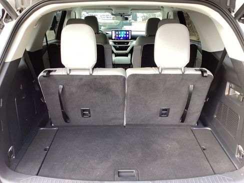 Used 2025 Ford Explorer Active w/ Active Comfort Package image 10