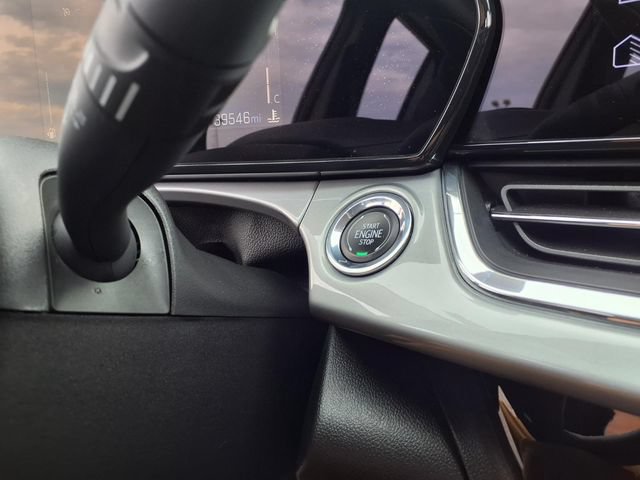 Used 2025 Chevrolet Trax LT FWD image 29