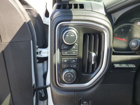 Used 2020 Chevrolet Silverado 2500 LTZ w/ LTZ Premium Package AWD/4WD image 31