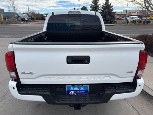 Used 2022 Toyota Tacoma 4x4 Double Cab image 6
