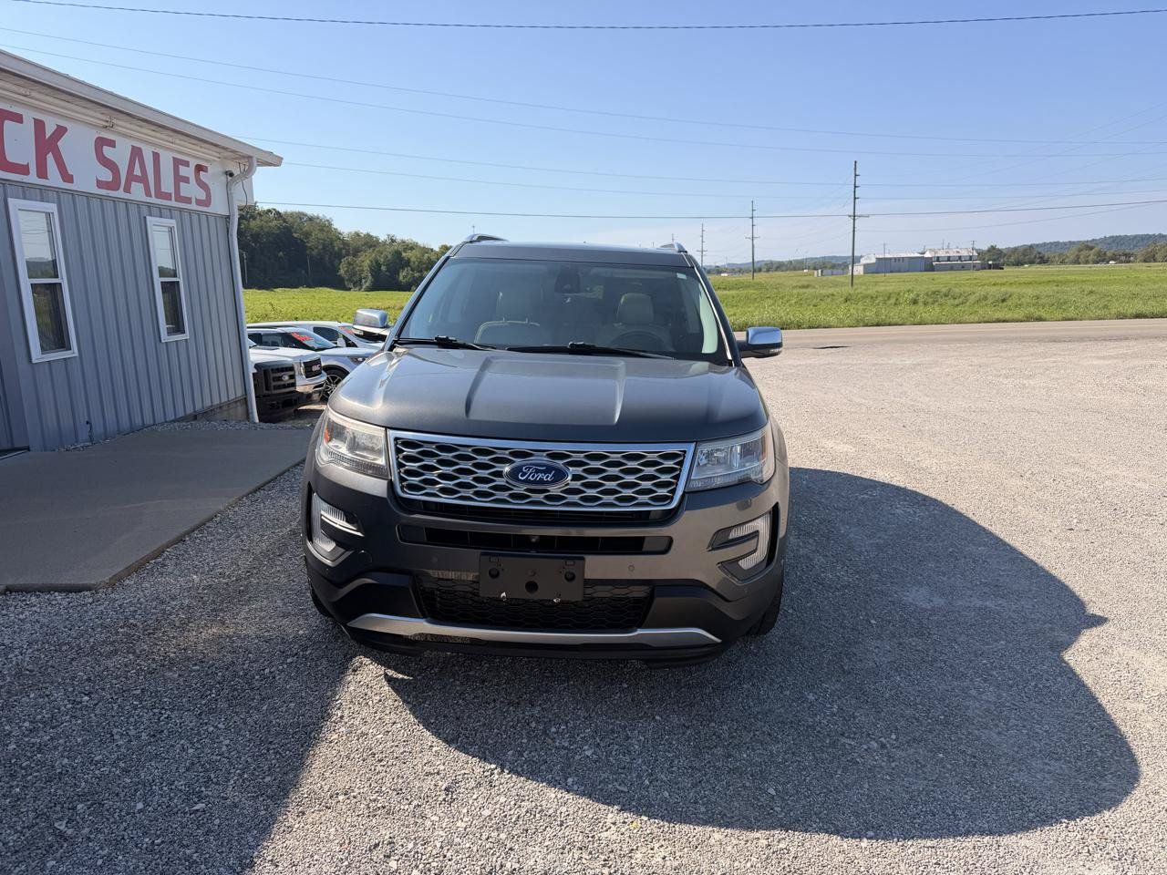 Used 2017 Ford Explorer Platinum AWD/4WD image 5