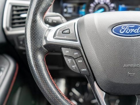Used 2022 Ford Edge ST-Line w/ Cold Weather Package AWD/4WD image 23