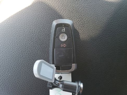 Used 2019 Ford F150 Lariat image 29