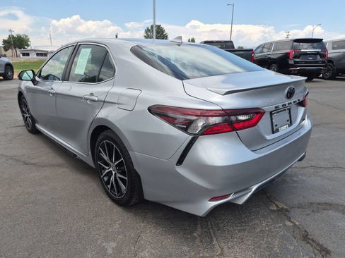 Used 2024 Toyota Camry SE FWD image 7