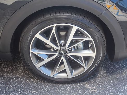 Used 2022 Kia Niro Touring Special Edition FWD image 12