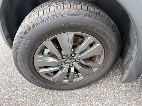 Used 2024 Nissan Pathfinder SV FWD image 45