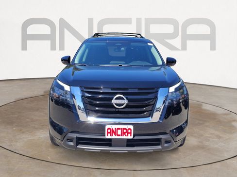 Used 2025 Nissan Pathfinder SV w/ Cargo Package FWD image 5