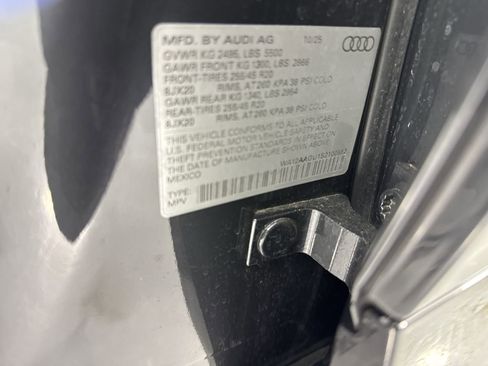 Used 2025 Audi Q5 Premium Plus w/ Premium Plus AWD/4WD image 35