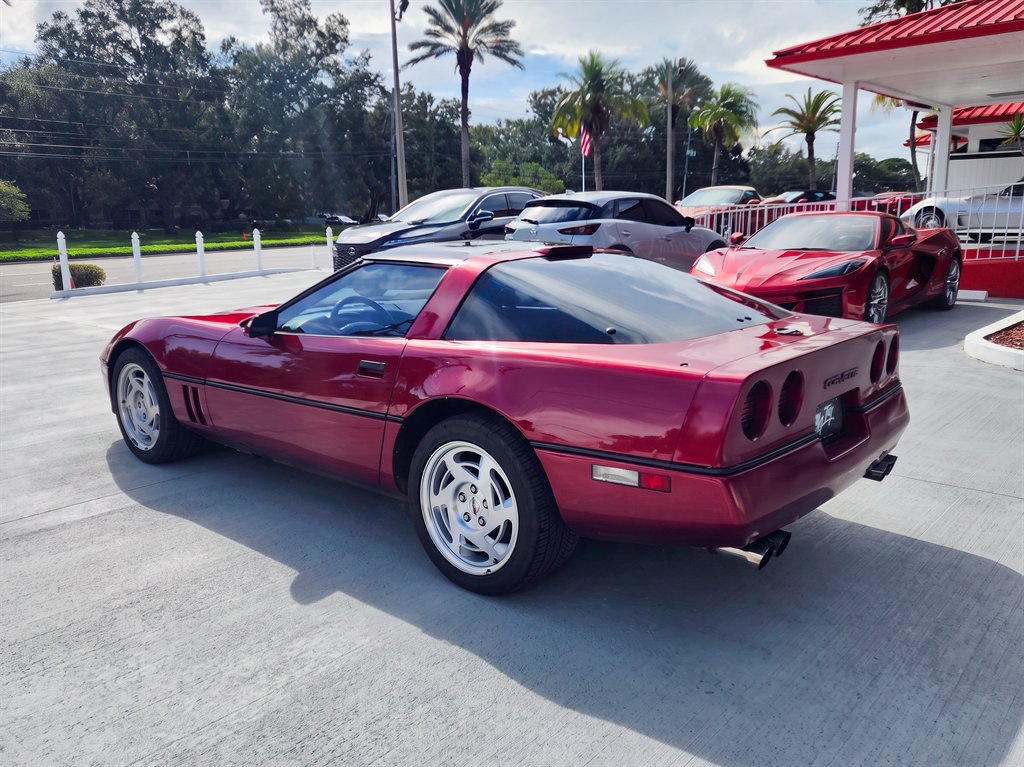 Used 1990 Chevrolet Corvette Coupe RWD image 6
