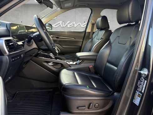 Used 2024 Kia Telluride S w/ S Sunroof Package FWD image 19